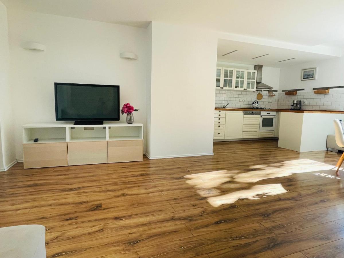 70M2 Romantic Living In The Old Town With Garden Bratislava Buitenkant foto