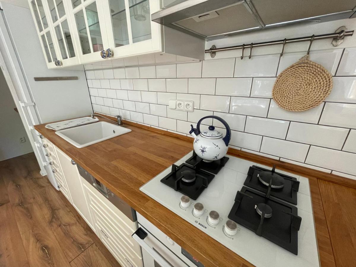 70M2 Romantic Living In The Old Town With Garden Bratislava Buitenkant foto