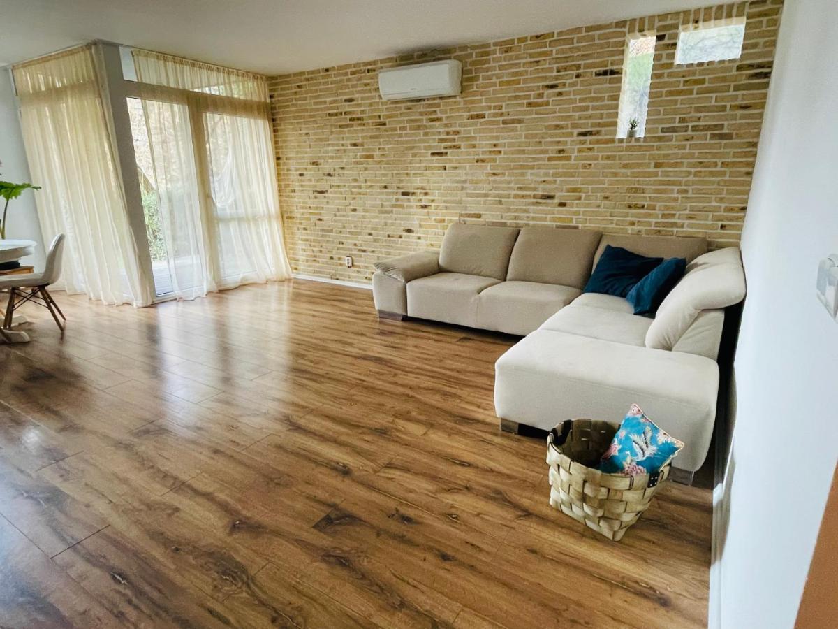 70M2 Romantic Living In The Old Town With Garden Bratislava Buitenkant foto