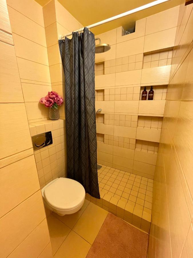 70M2 Romantic Living In The Old Town With Garden Bratislava Buitenkant foto