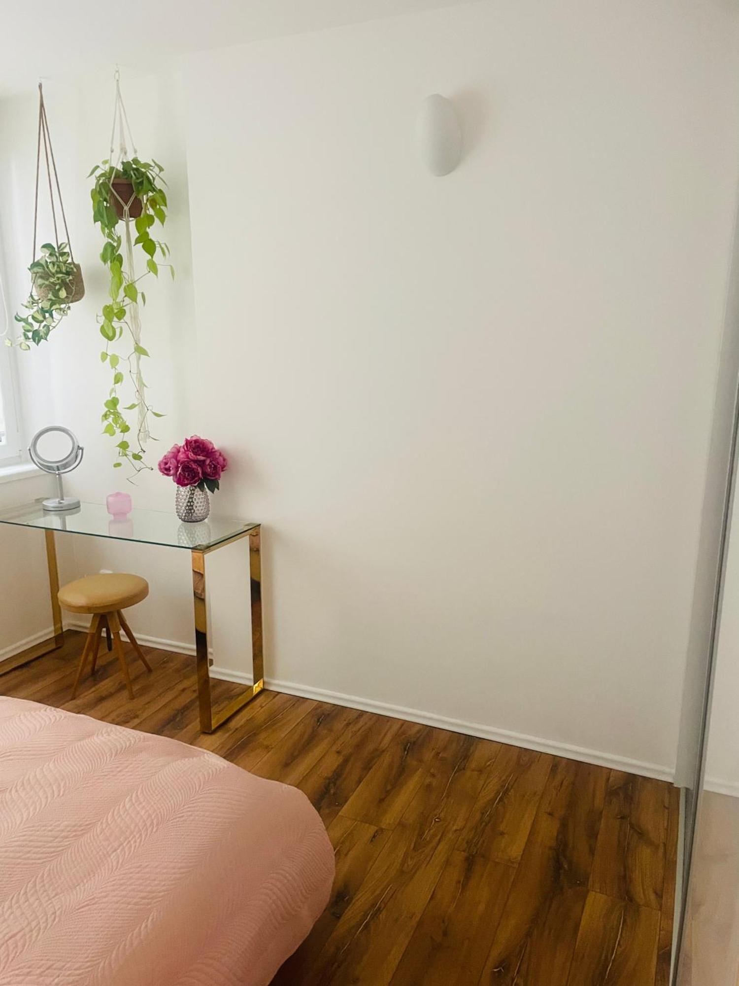 70M2 Romantic Living In The Old Town With Garden Bratislava Buitenkant foto