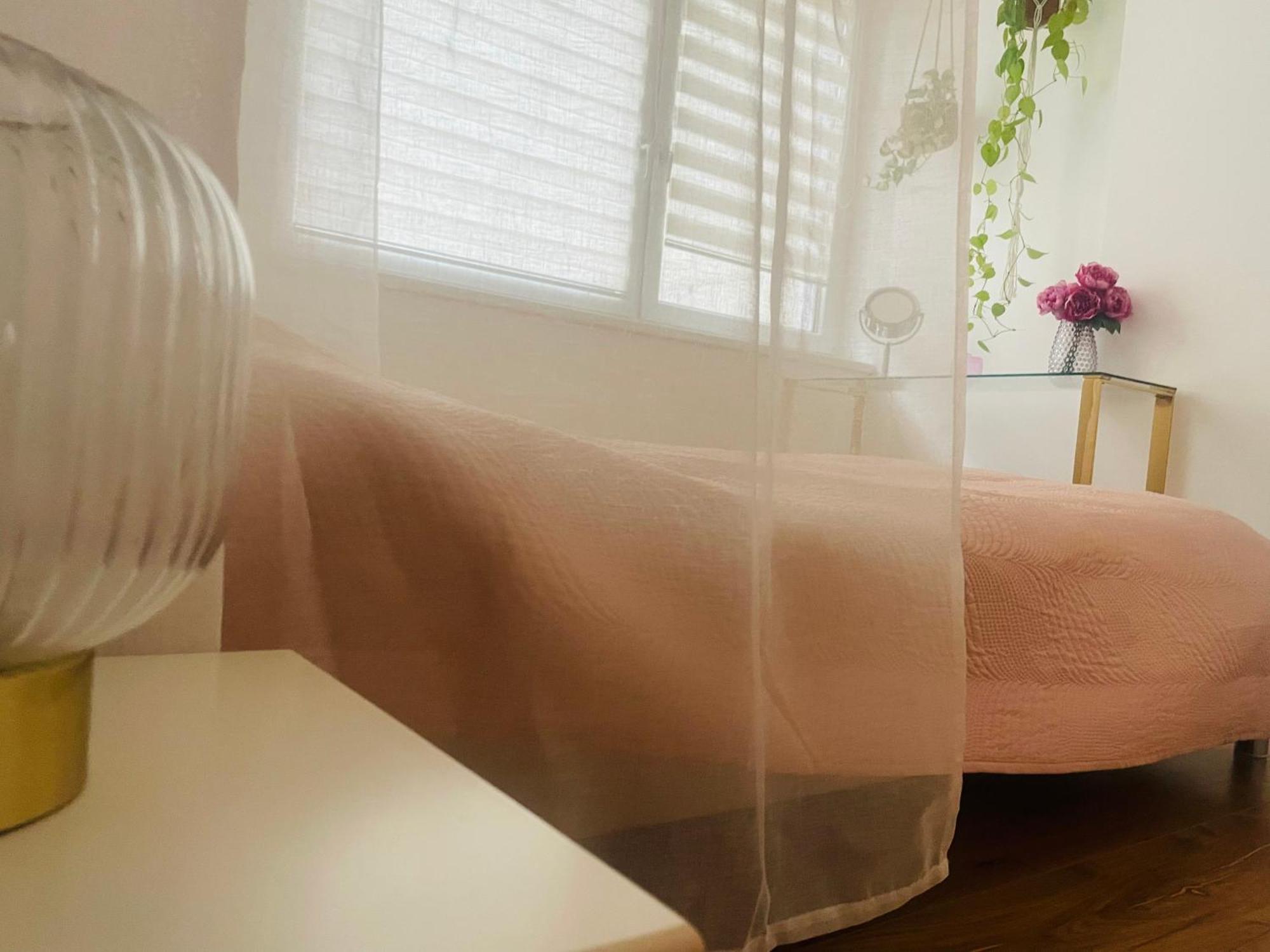 70M2 Romantic Living In The Old Town With Garden Bratislava Buitenkant foto