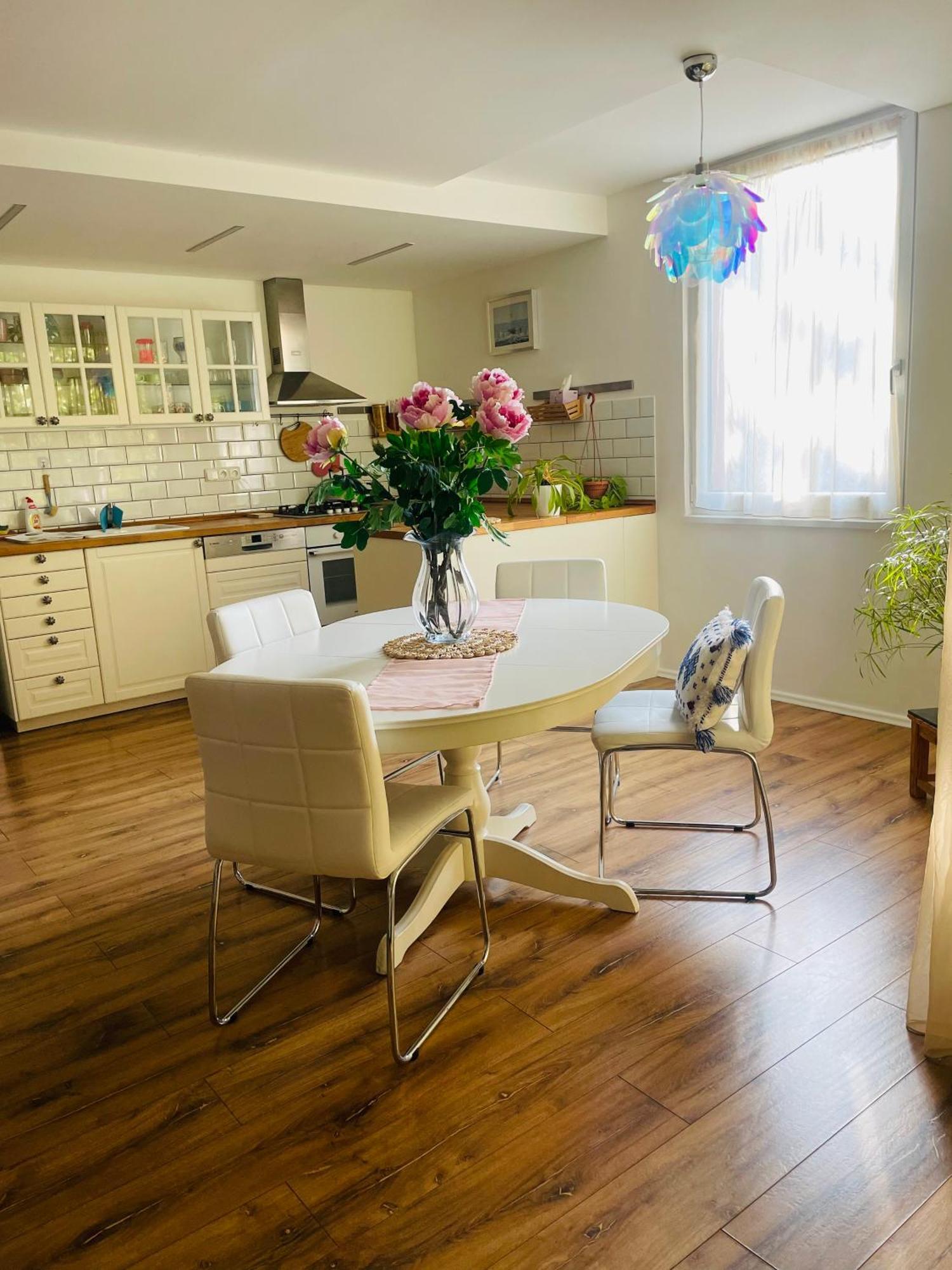 70M2 Romantic Living In The Old Town With Garden Bratislava Buitenkant foto